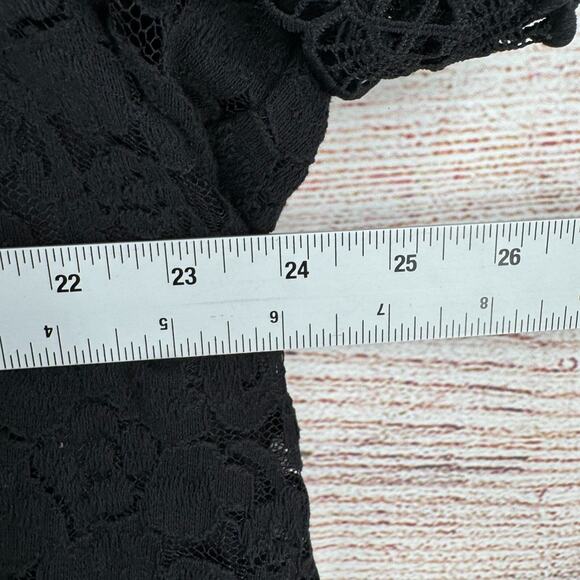 Torrid Stretch Lace Surplice Crop Top‎ Women's Size 4X Black - Picture 11 of 14